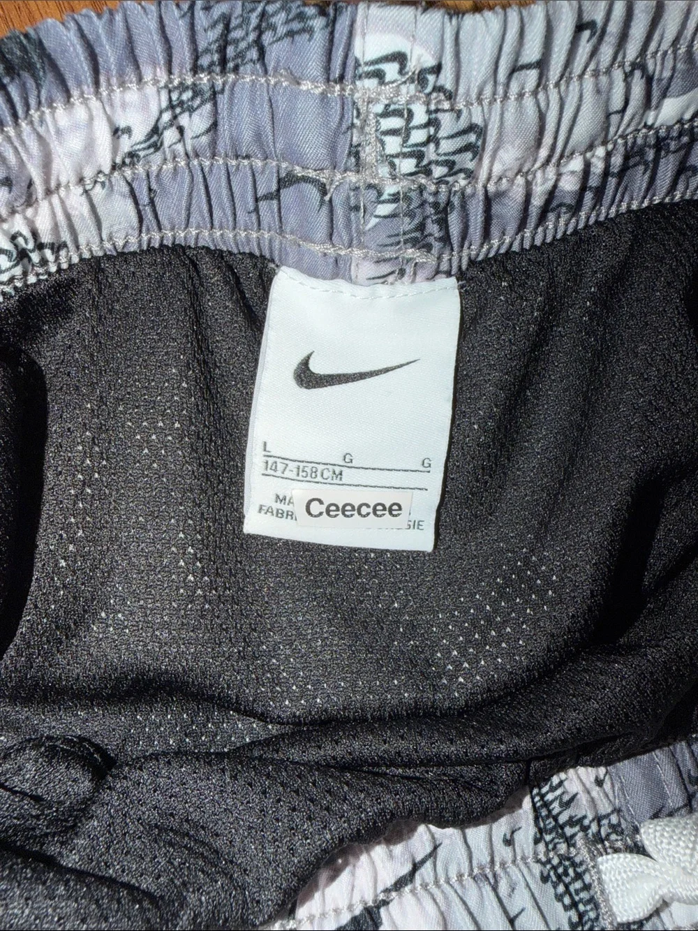 Nike Boys Gray & White Swoosh Camo Swim Shorts Size Large (10/12)